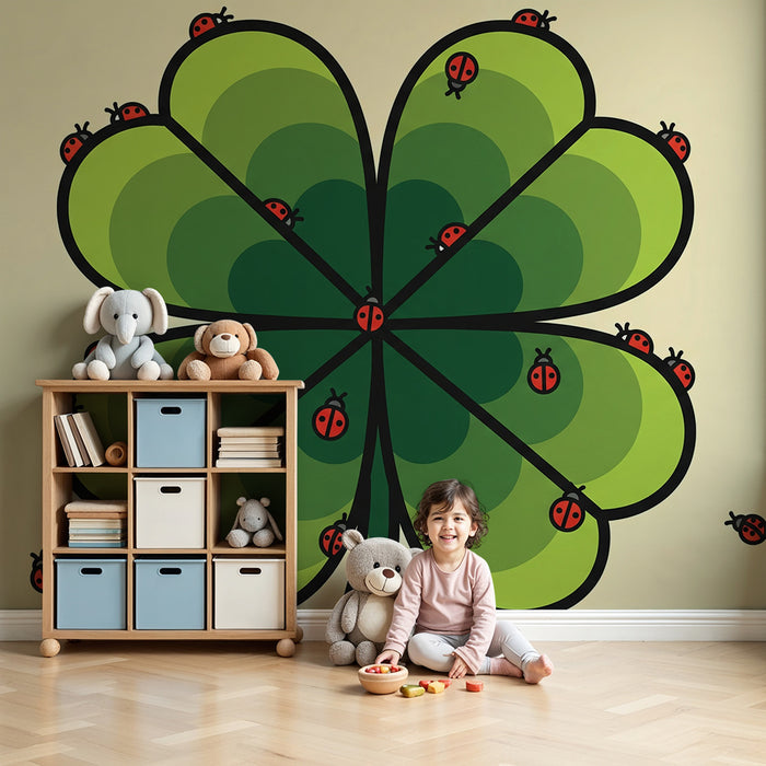 Papel pintado infantil | Trébol verde con mariquitas traviesas