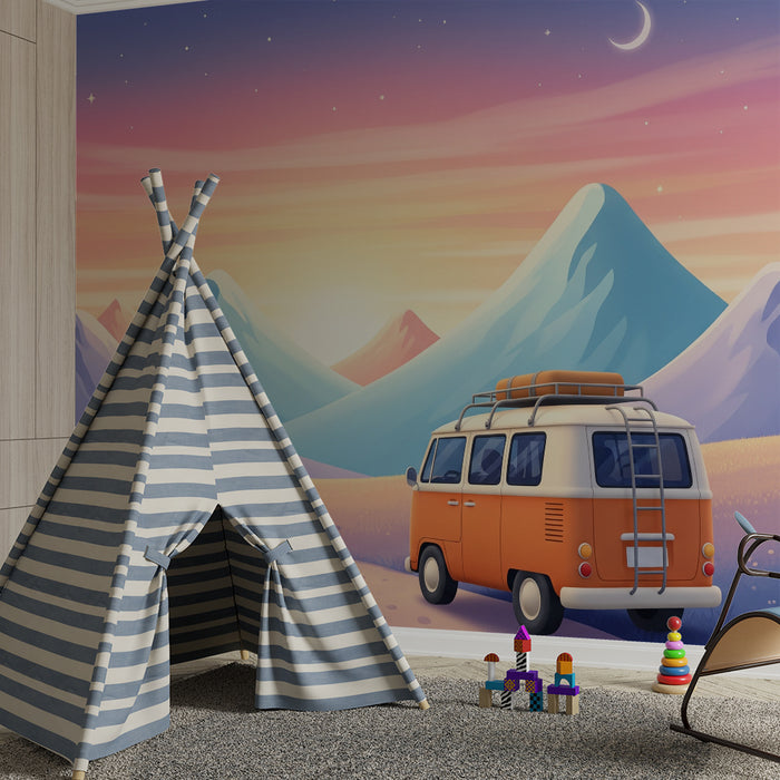 **Barneveggtapet | Retro-campingbil og fjellandskap ved solnedgang**