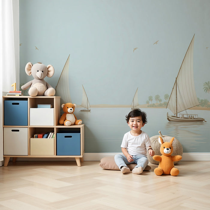 Papier peint chambre enfant | Voiliers paisibles sur une mer calme avec palmiers