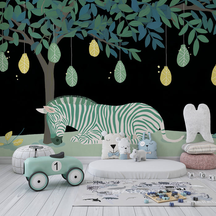 Carta da parati bambini | Zebra tranquilla sotto un albero con foglie sospese