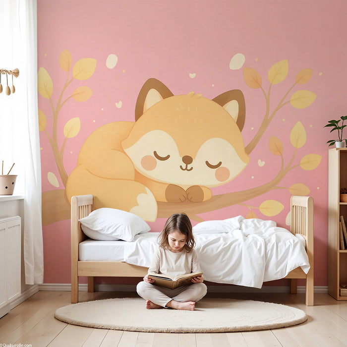 Lastenhuoneen tapetti | Nukkuva kettu oksalla vaaleanpunaisella taustalla