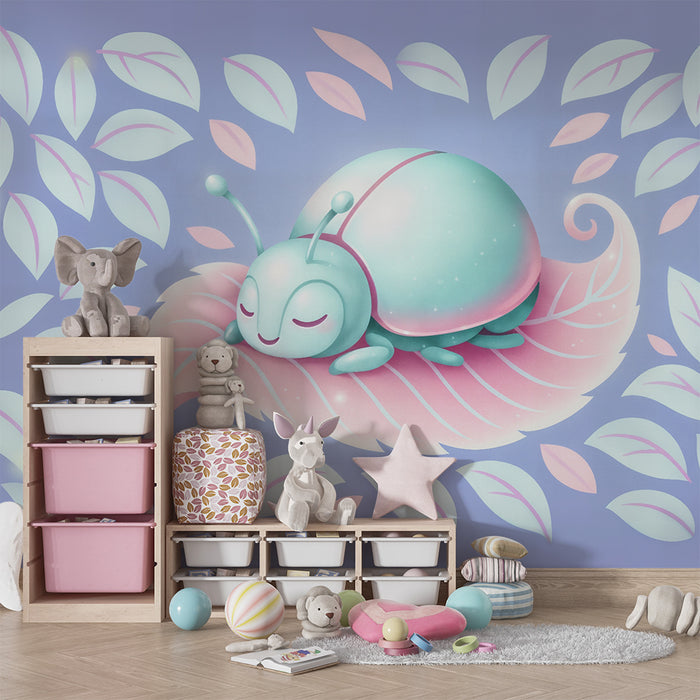 Papier peint chambre bébé | Coccinelle rêveuse et feuilles pastel